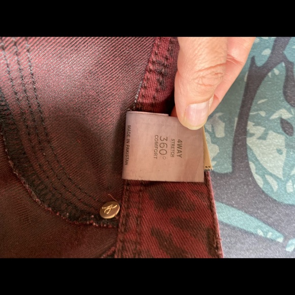 Emma stretch comfort jeans,leopard print design - Picture 7 of 7